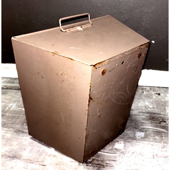 Mid-Century Storage Bin with Handles - Picture 6 of 9